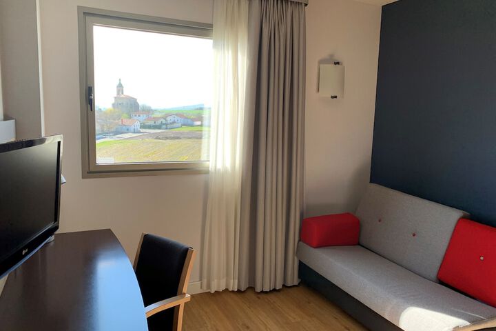 Room 14 of 40