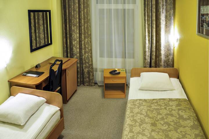 Room 37 of 81