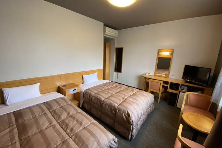 Room 5 of 25