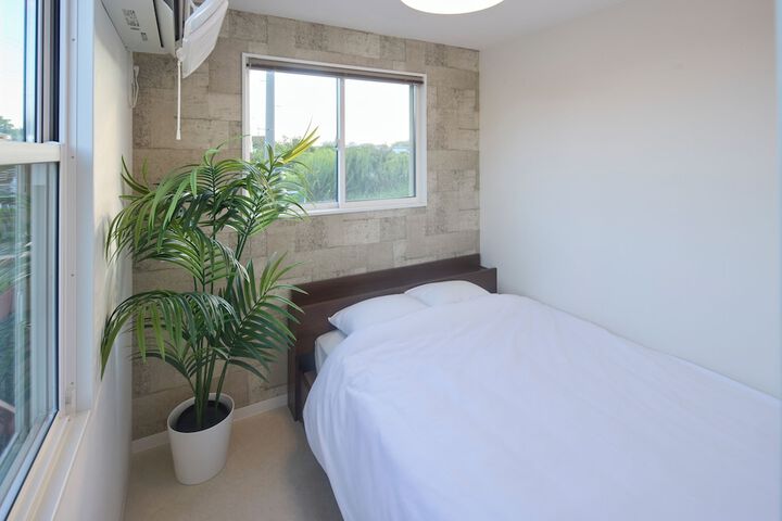 Room 32 of 84