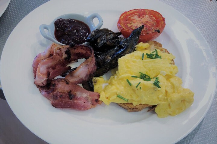 Breakfast meal