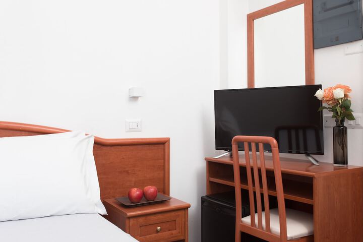 Room 12 of 44