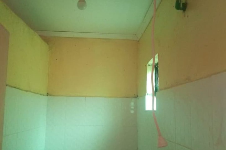 Room 4 of 9