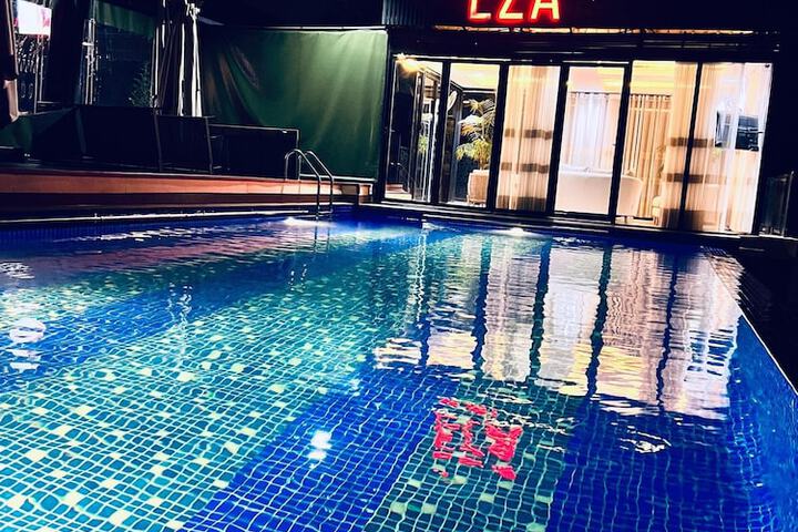 Pool 47 of 61