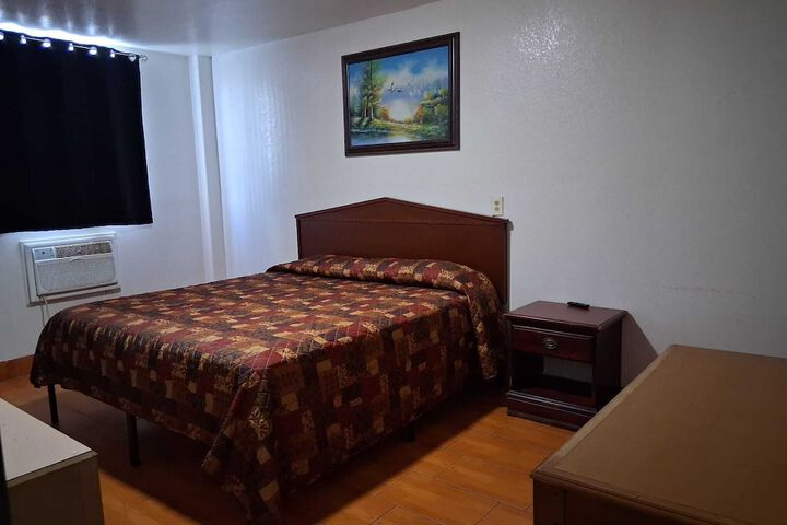 Room 18 of 34