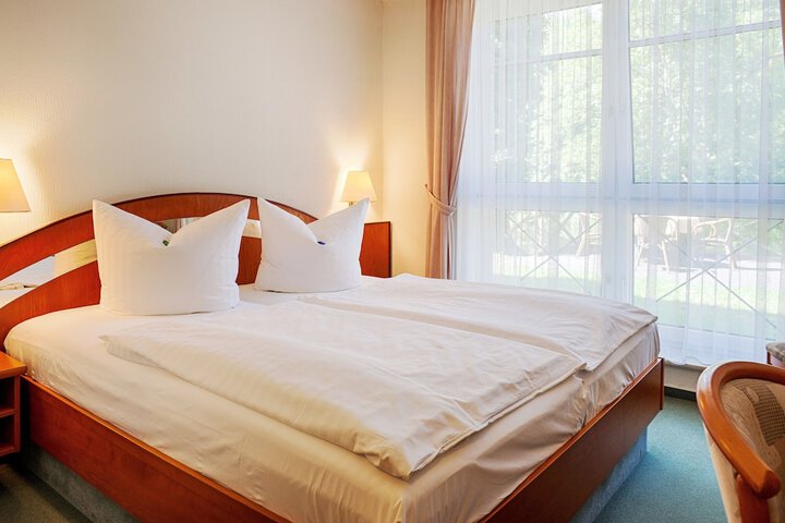 Room 6 of 37