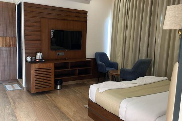 Room 6 of 22