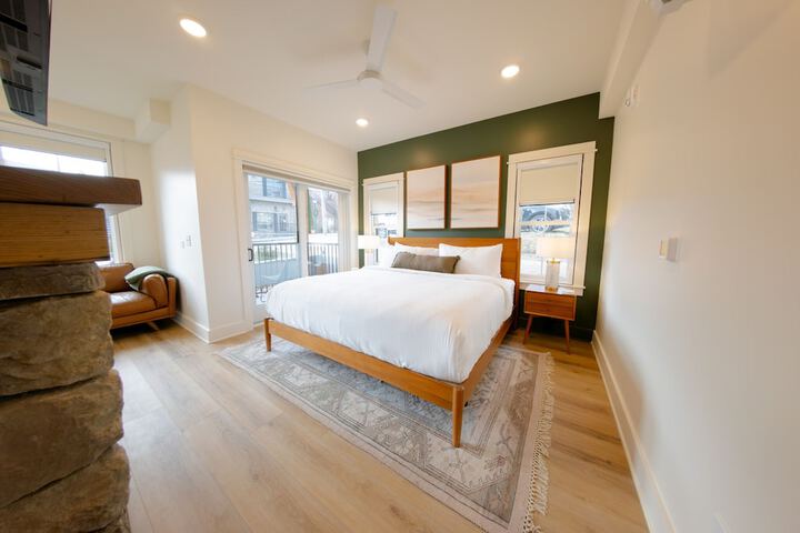 Room 2 of 25