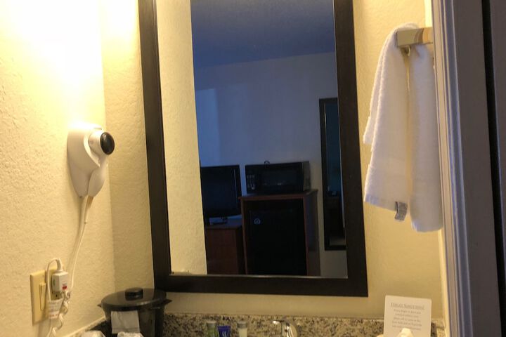 1 Queen Bed Mobility Accessible (1 of 8)