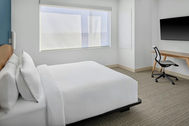 Room 32 of 73