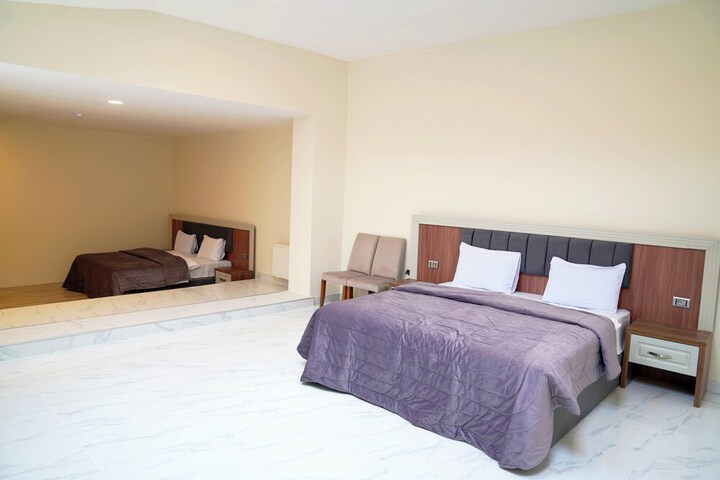 Room 7 of 28