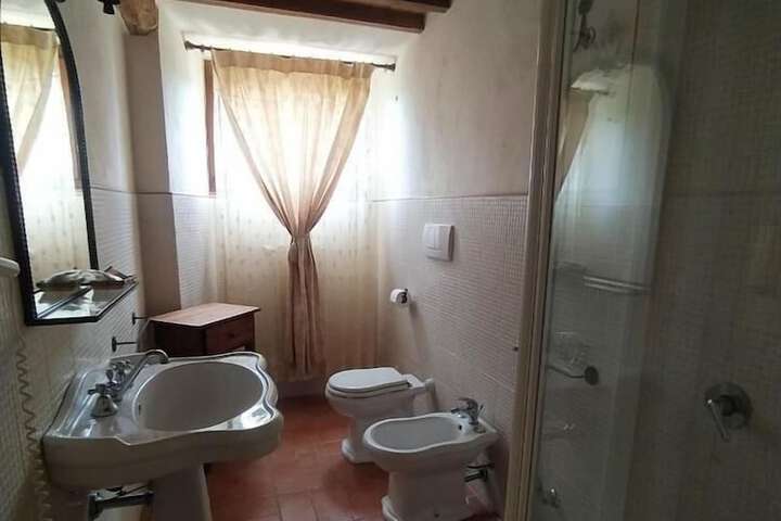 Room 17 of 42