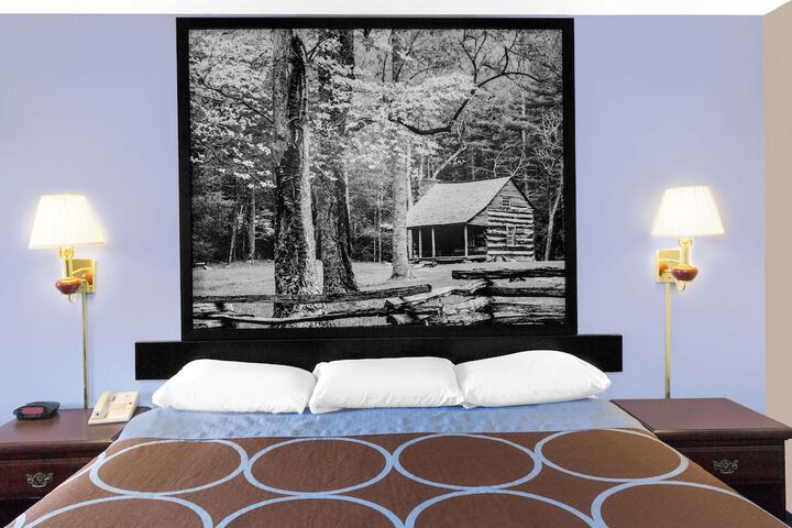 1 King Bed (10 of 10)