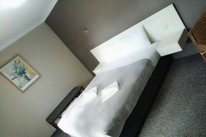 Room 9 of 35