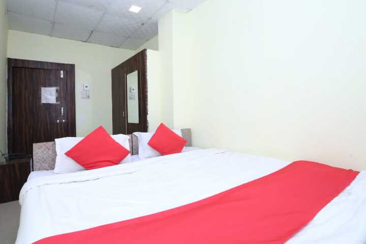 Room 17 of 46