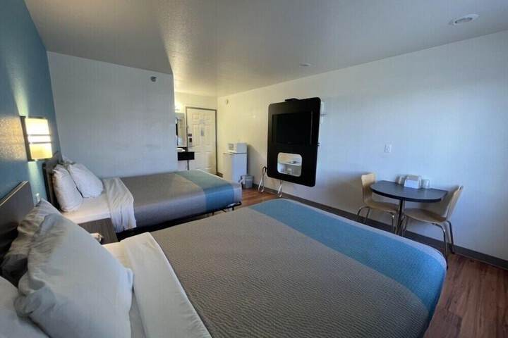 Room 15 of 44