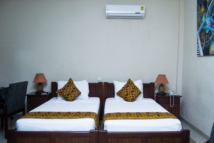 Room 3 of 70