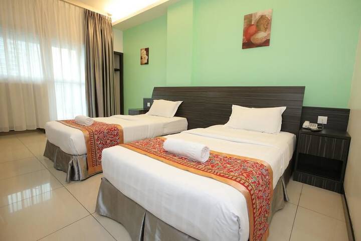 Room 10 of 29