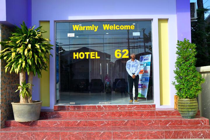 HOTEL 62