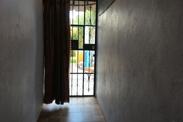 Room 21 of 106