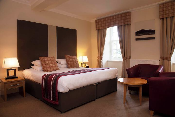 Room 26 of 100