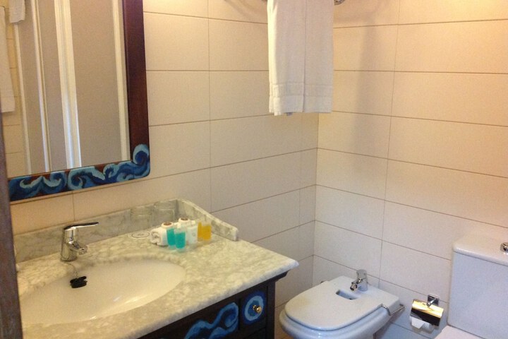 Room 35 of 76