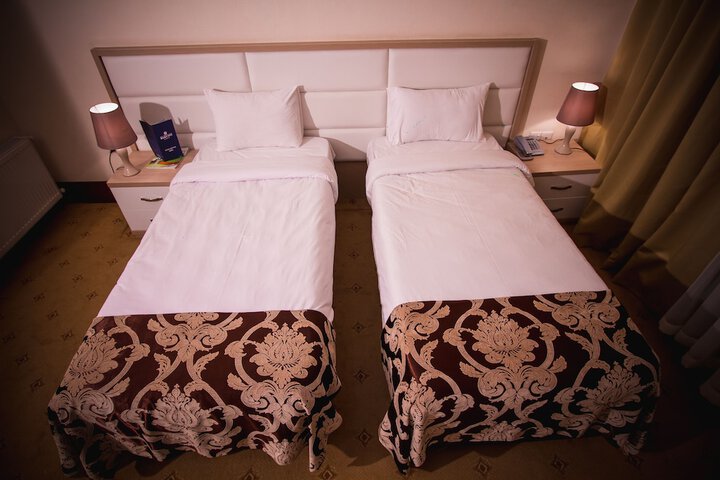 Room 16 of 62