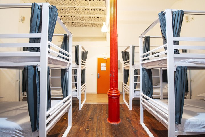 Room 17 of 65