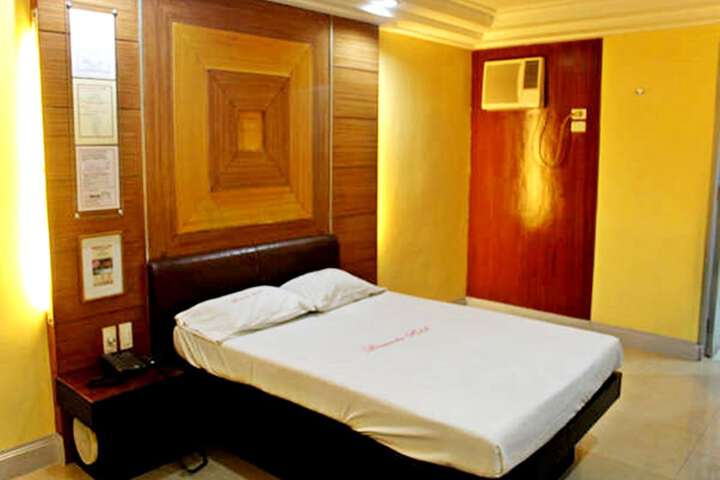 Room 3 of 21