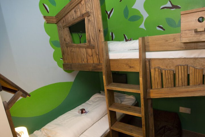 Room 20 of 135