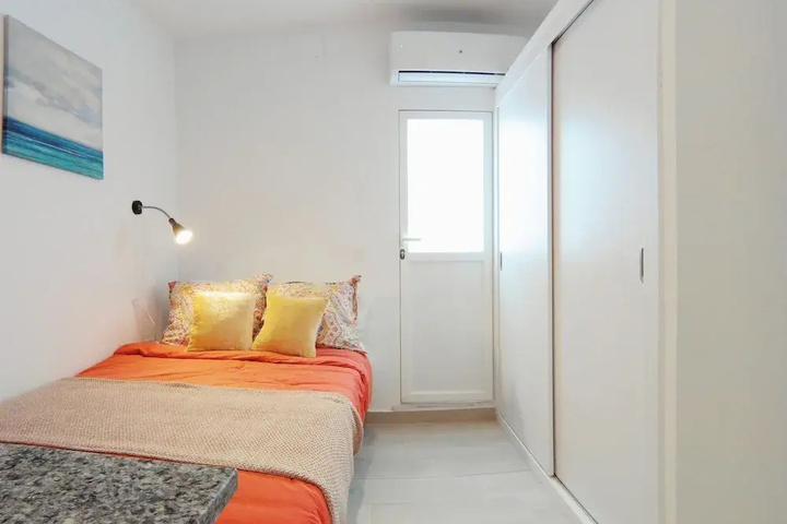 Room 4 of 14