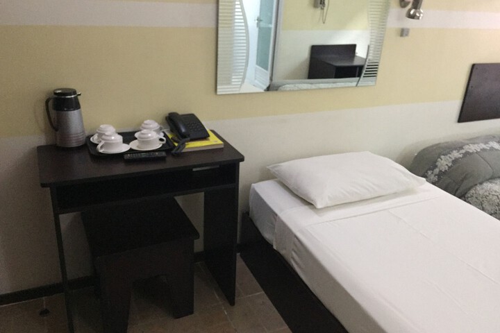 Room 16 of 41