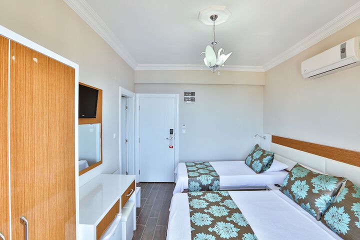 Room 4 of 39