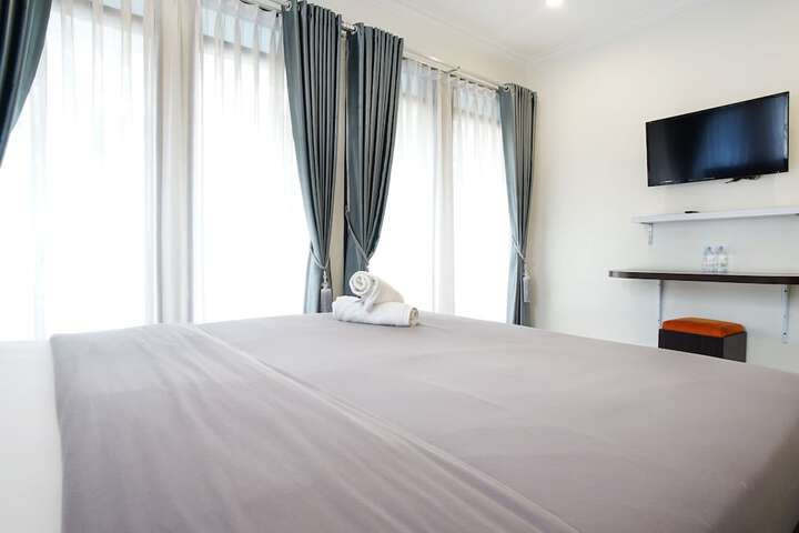 Room 9 of 49