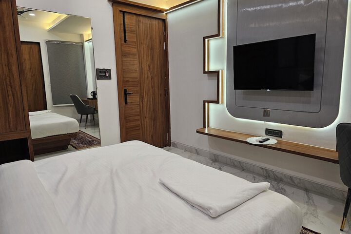 Room 17 of 52