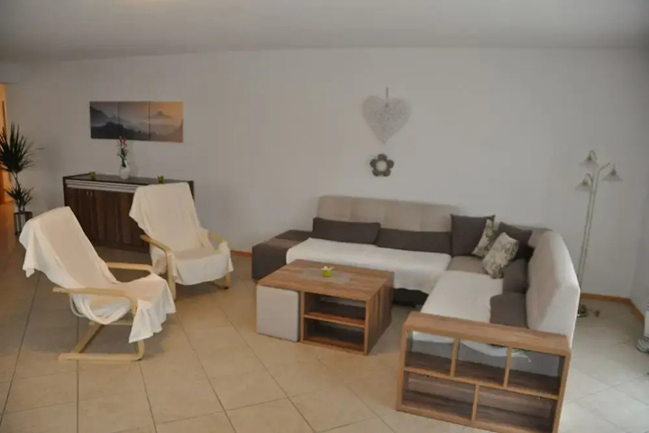 Room 2 of 22