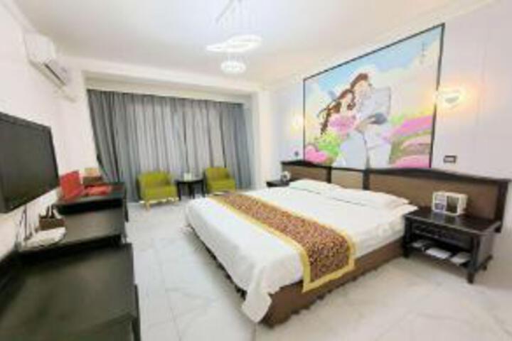 Room 5 of 6