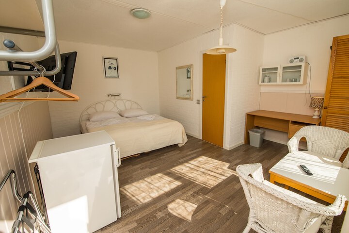 Room 35 of 73