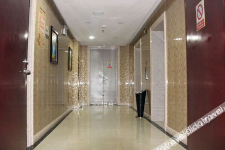 Hotel Interior 11 of 25
