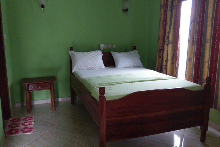 Room 6 of 49