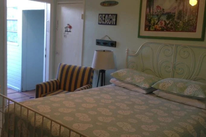 Room 2 of 20