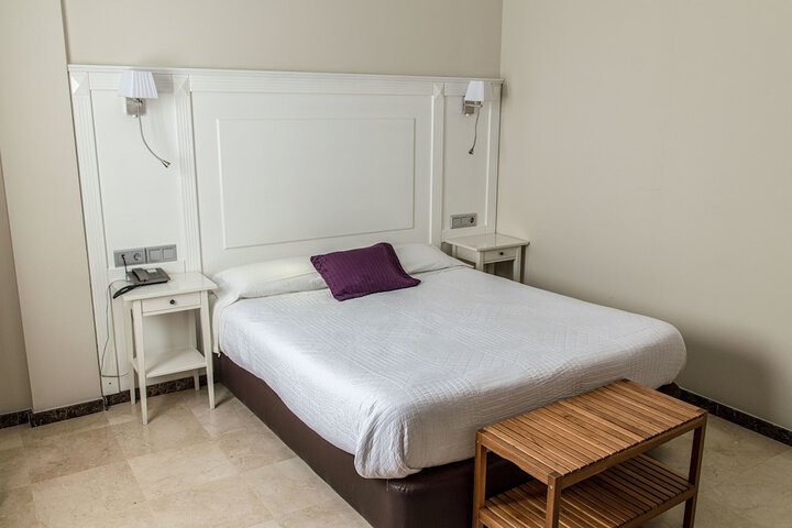 Room 6 of 46