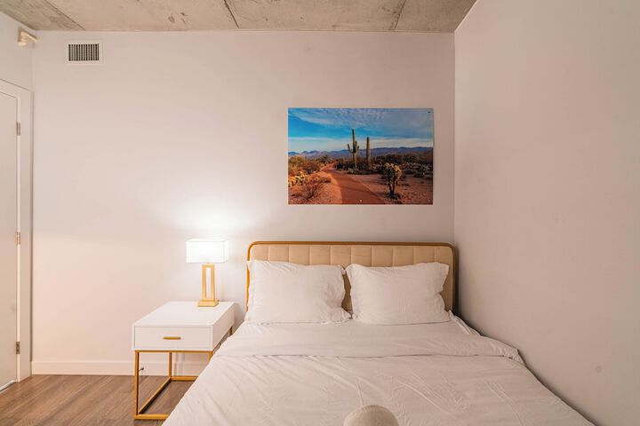 Room 2 of 32