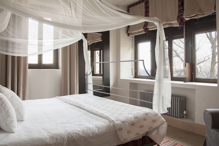 Room 25 of 58