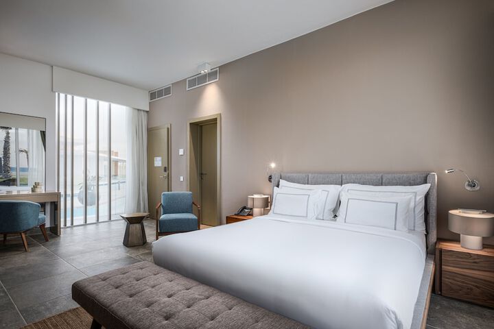 Room 40 of 136