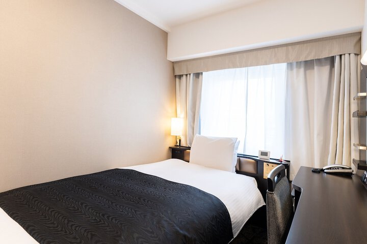 Room 4 of 50