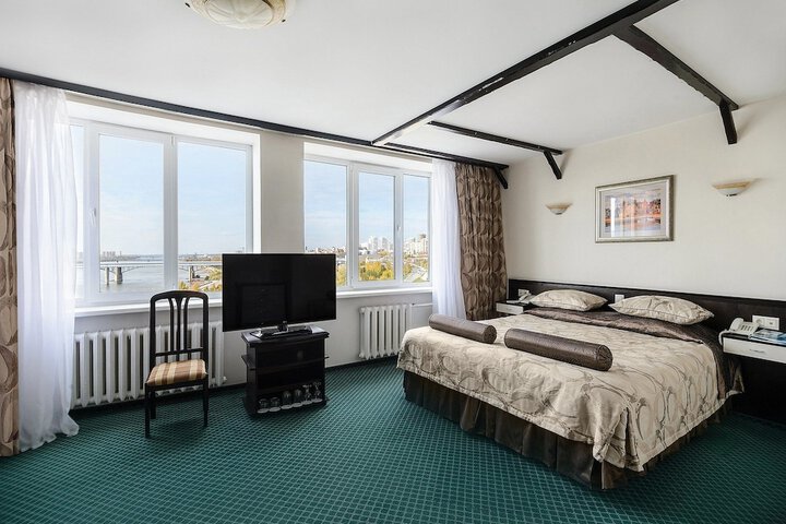 Room 27 of 65