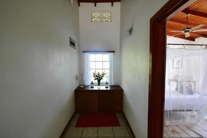 Room 15 of 32
