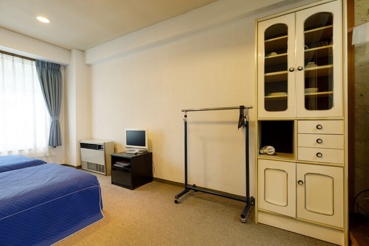 Room 14 of 50