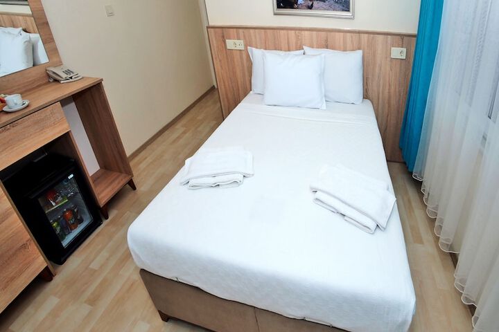 Room 10 of 40